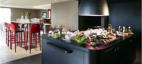 Hotel Campanile - La Glacerie 3*